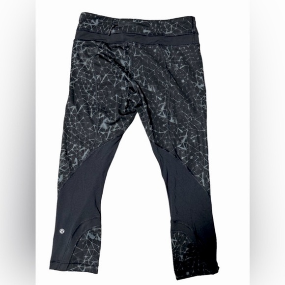 Lululemon Run Inspire Crop Il Star Crushed‎ Print Size 6 Black - Picture 2 of 5